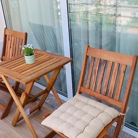 Madalin Seaside Lägenhet *